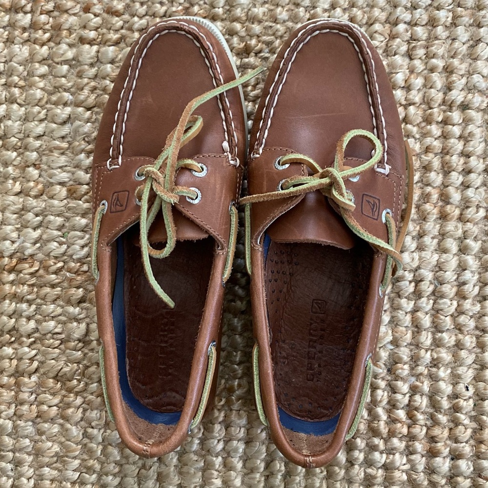 Sperry boat shoes in excellent condition